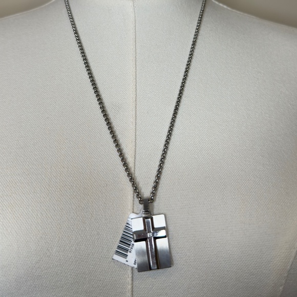 NWT Men's Diamond Accent Raised Cross Pendant Necklace in Stainless Steel - Picture 1 of 3